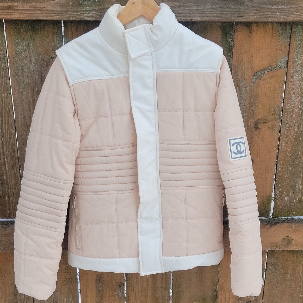 Authentic Vintage Chanel Quilted Two-Tone Ski Jacket Euro size 38 - Picture 2 of 16